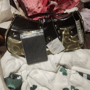 JC Fashion Women's Black and Gold Shoulder Bag With Cardholder